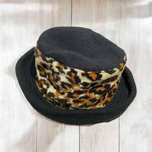 Toucan New York Los Angeles Brimmed Animal Cheetah‎ Print Bucket Hat